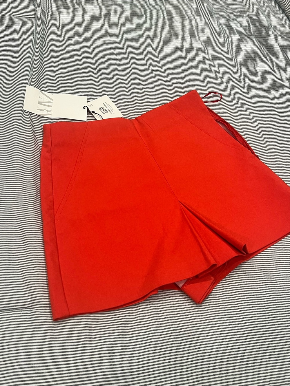 Zara Bright Red Tailored High-Waist Skort